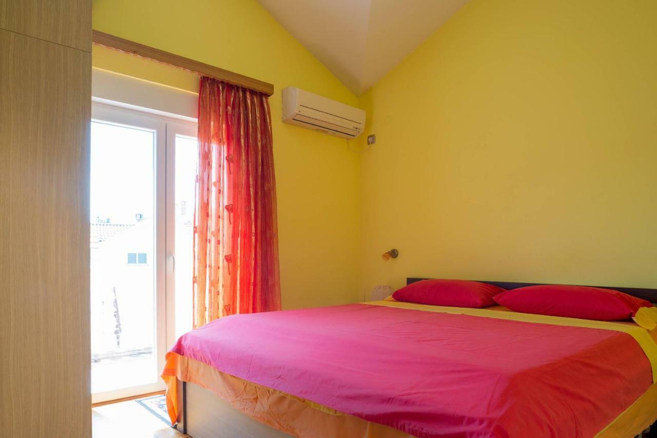 Apartments Tasija Τίβατ Εξωτερικό φωτογραφία
