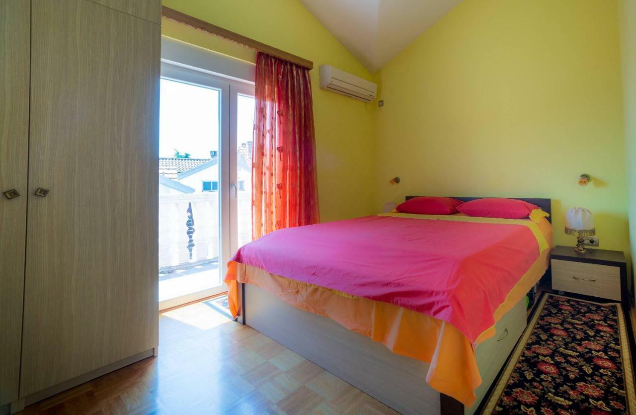 Apartments Tasija Τίβατ Εξωτερικό φωτογραφία